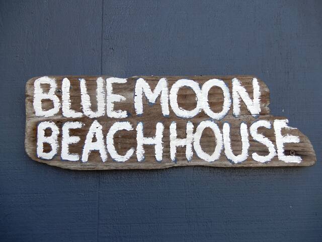 Blue Moon Beach House gallery image 3