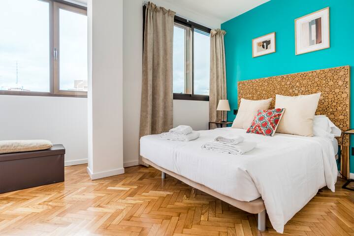 Lovely views Madrid. Gran Via. Callao 2 BD AC gallery image 4