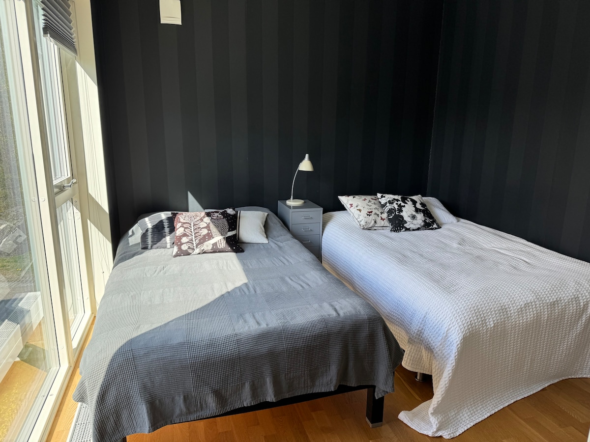 1号卧室。两张床（每张120厘米）。