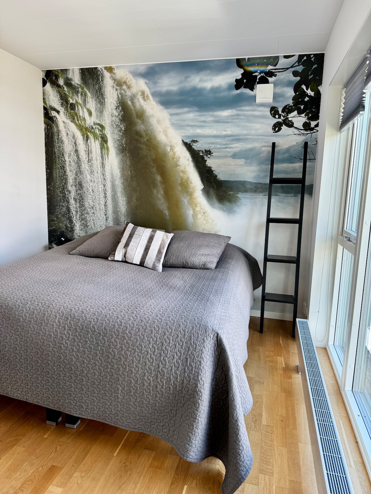 卧室2。双人床，可容纳2人。