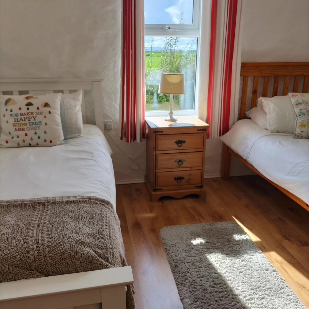 Spavaća soba s dva odvojena kreveta