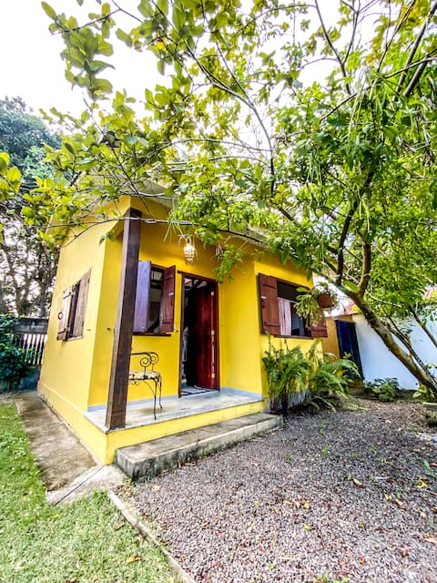 Chalé yellow do Canto in Itaúnas