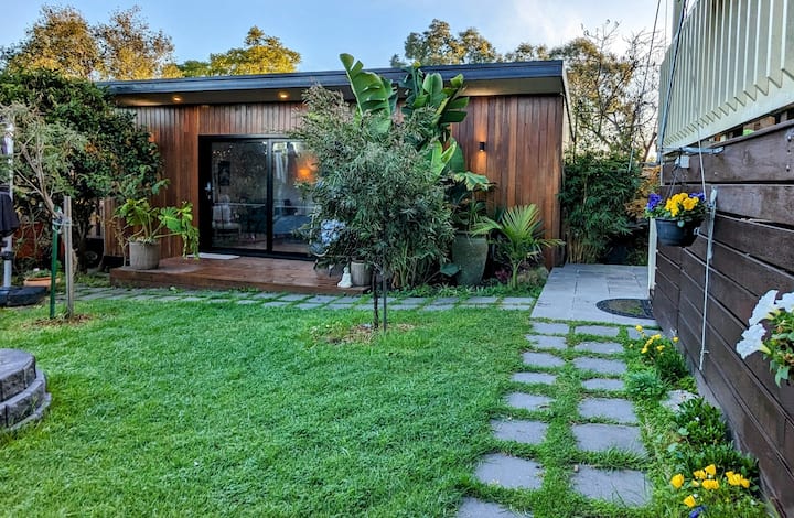 A Spacious Studio In The Middle Of Everything - Melbourne