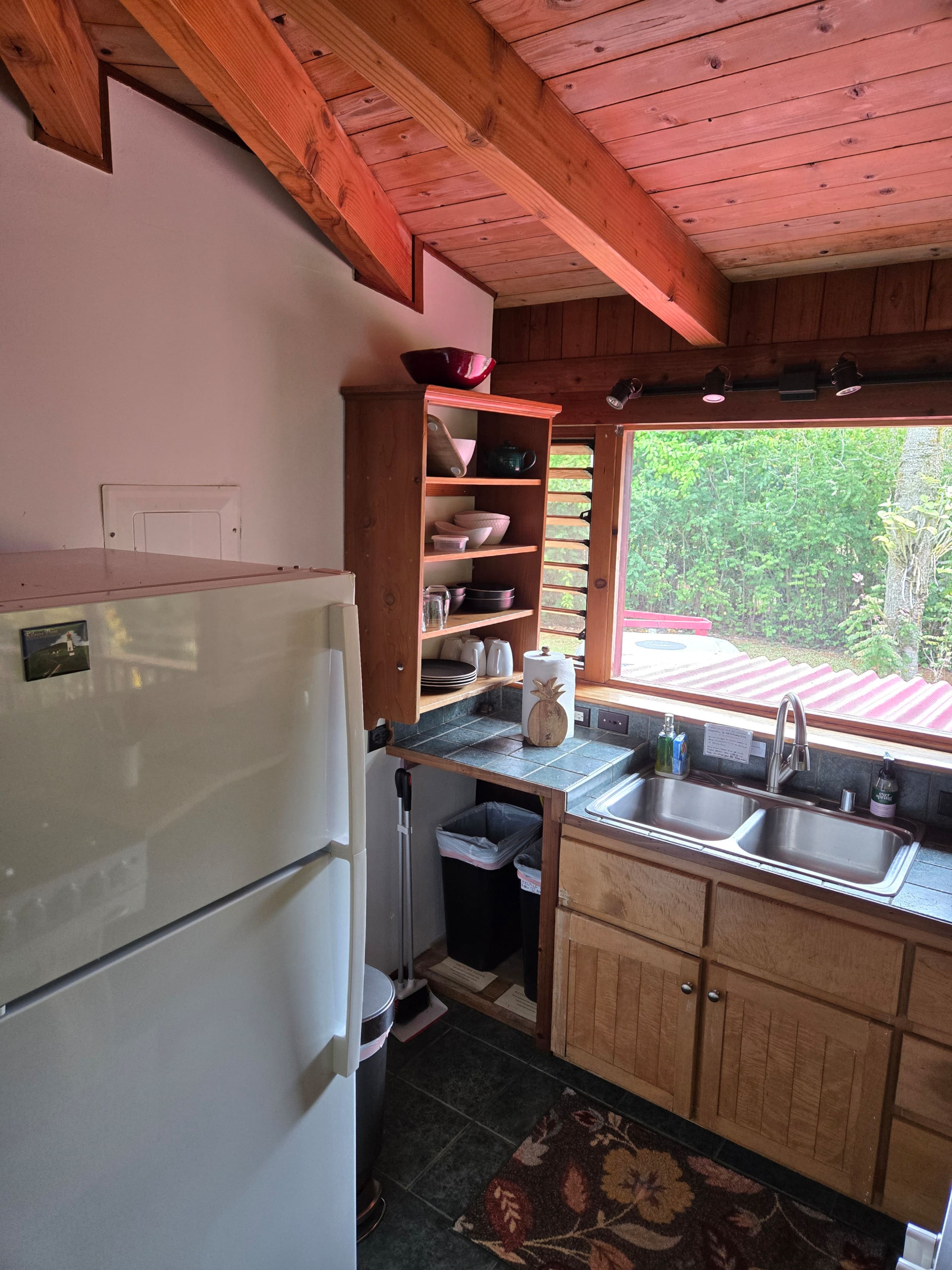 Private free-standing Cottage,Hot Tub,Walk 2 Beach - Photo 2