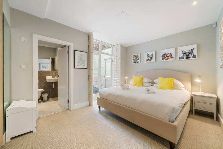 Beautifully presented 2 bedroom with garden gallery image 4