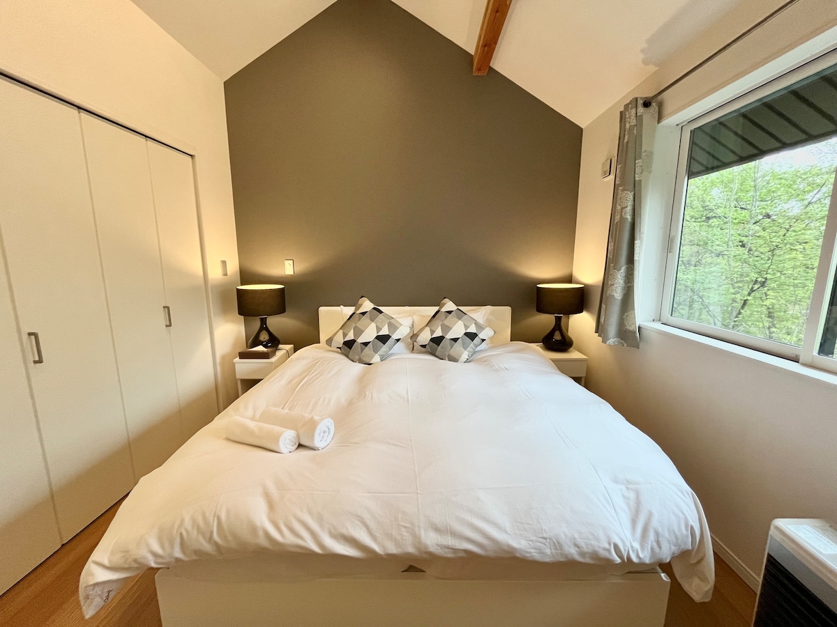 宽敞的天花板，充足的开放性！