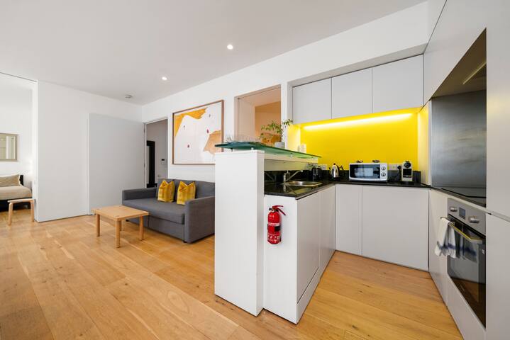Heart of London | Oxford Circus | 2Bed2Bath | Lift gallery image 5