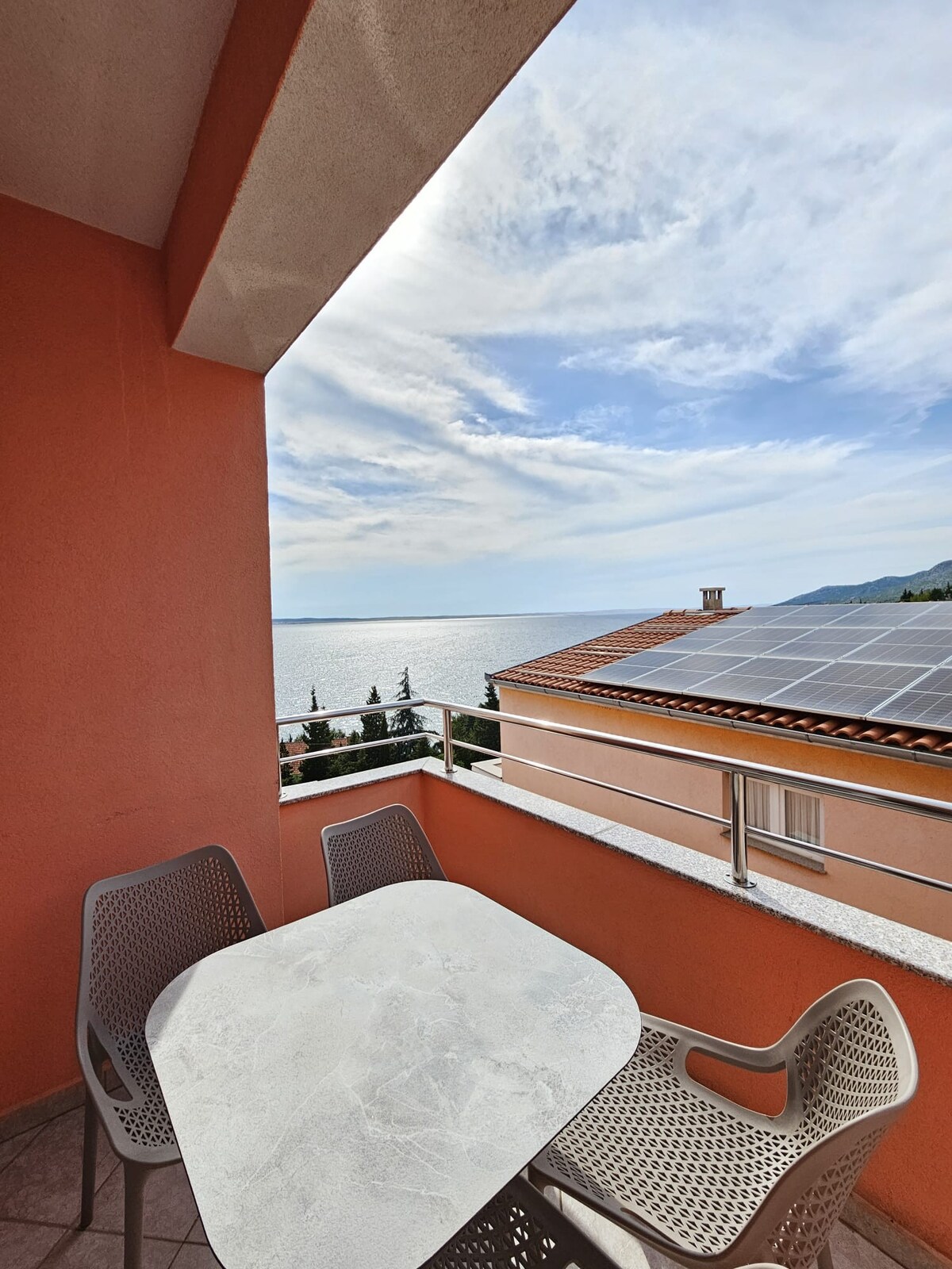Ap7 · Family apartment with balcony partial seaview