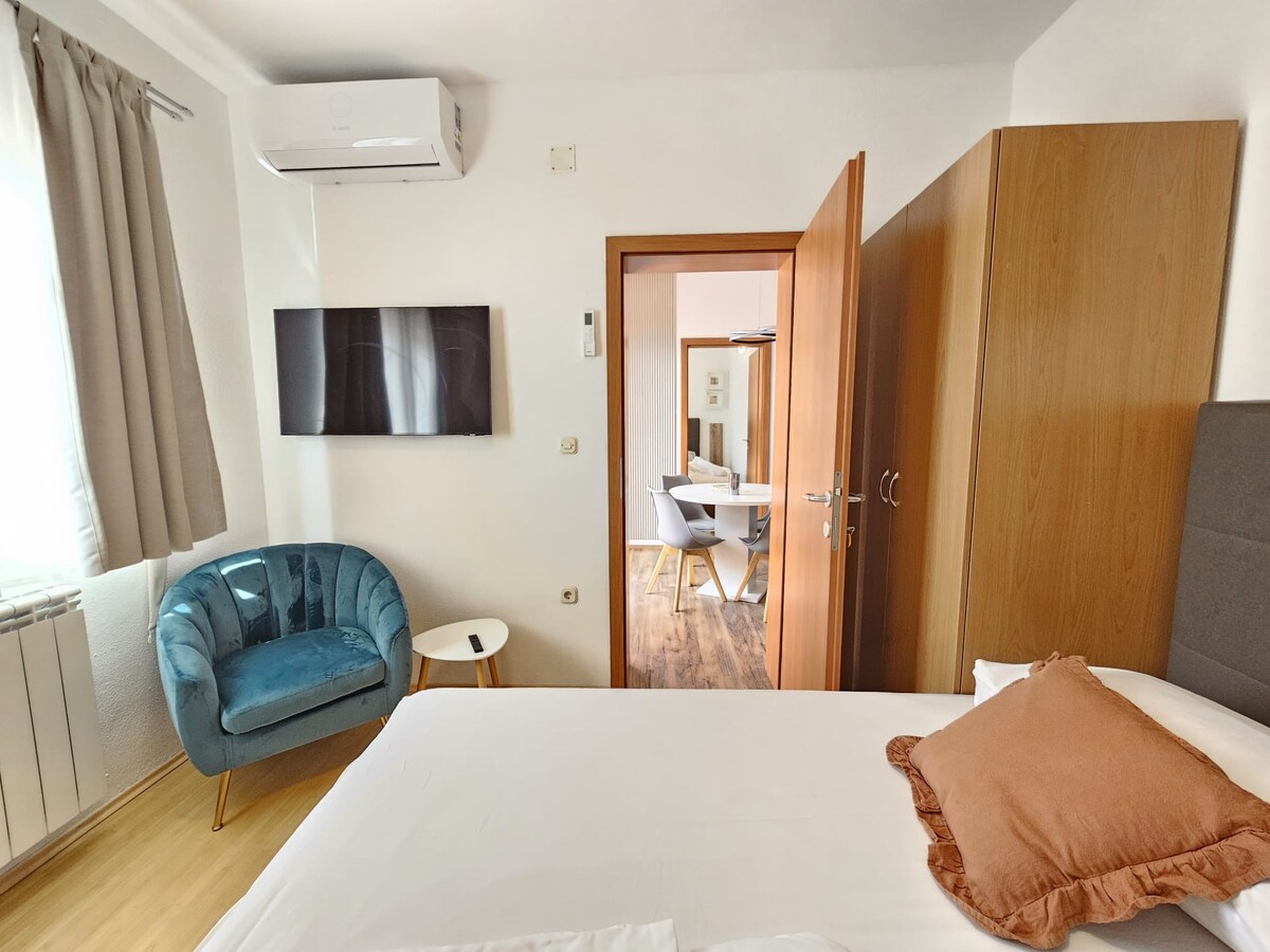 Ap7 · Family apartment with balcony partial seaview