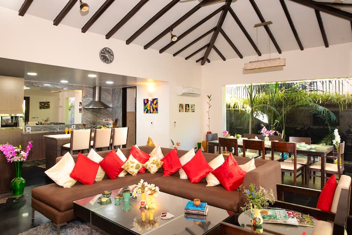 Living room image 2