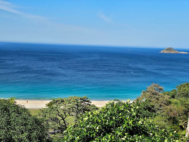 Joá -25-pessoas – 10 quartos- 8 suites