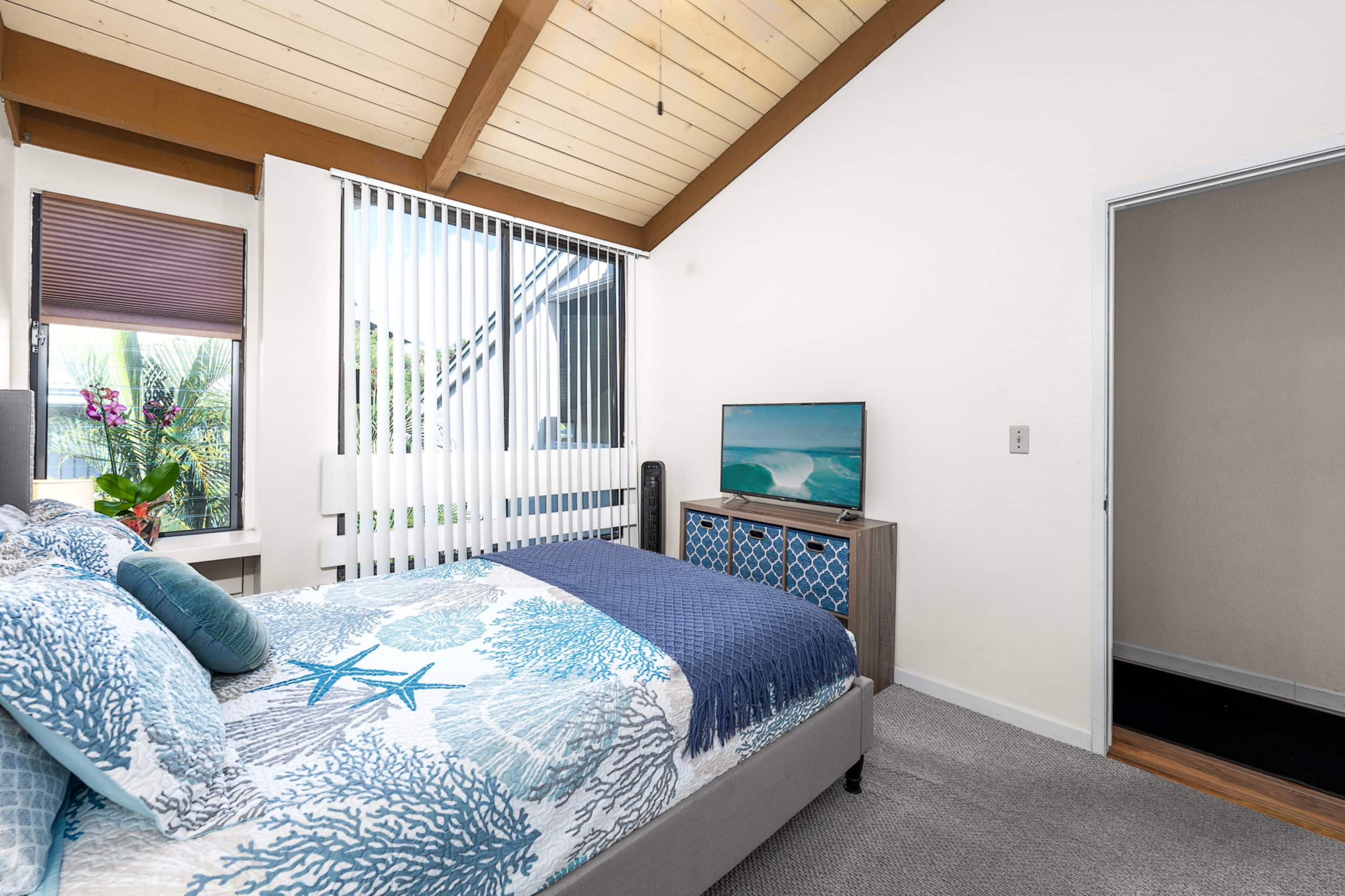 Condo in Kailua-Kona · ★4.96 · 3 bedrooms · 4 beds · 3 private baths - Image 22