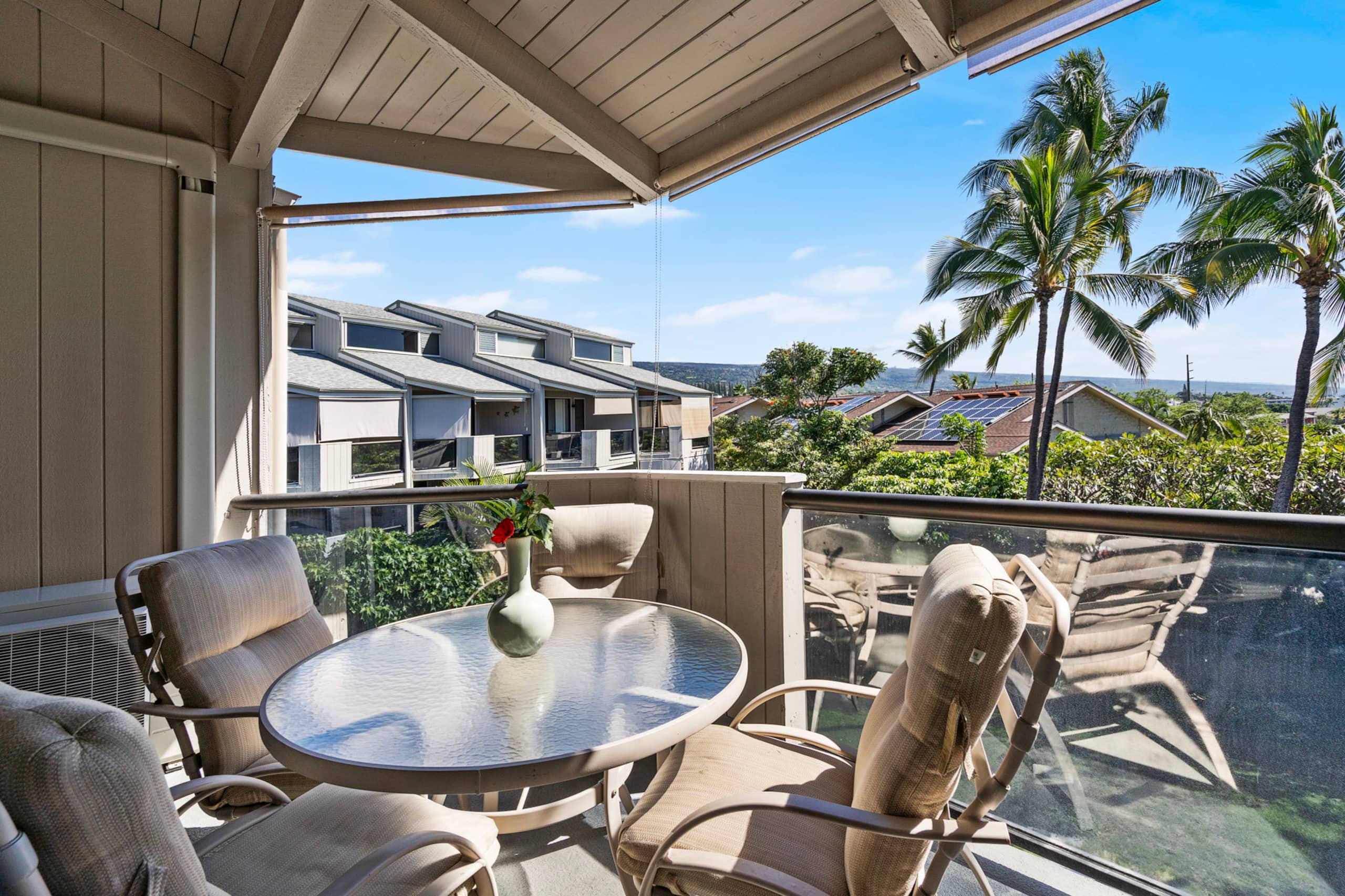 Condo in Kailua-Kona · ★4.96 · 3 bedrooms · 4 beds · 3 private baths - Image 35