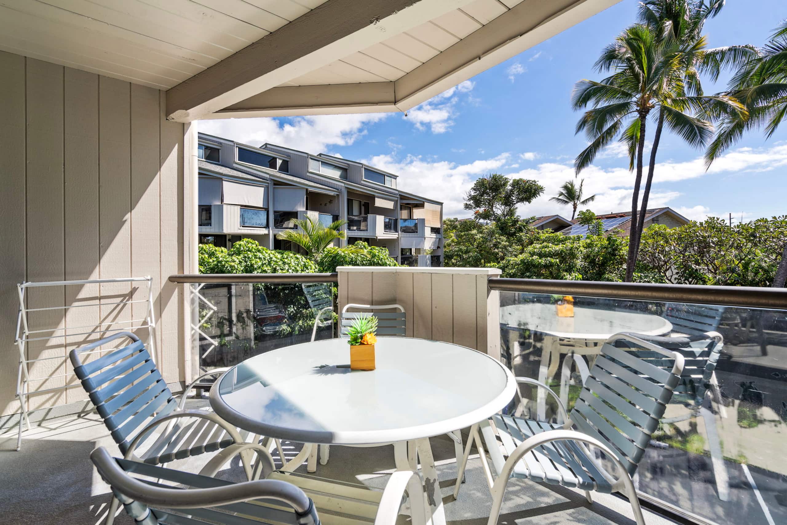 Condo in Kailua-Kona · ★4.96 · 3 bedrooms · 4 beds · 3 private baths - Image 40