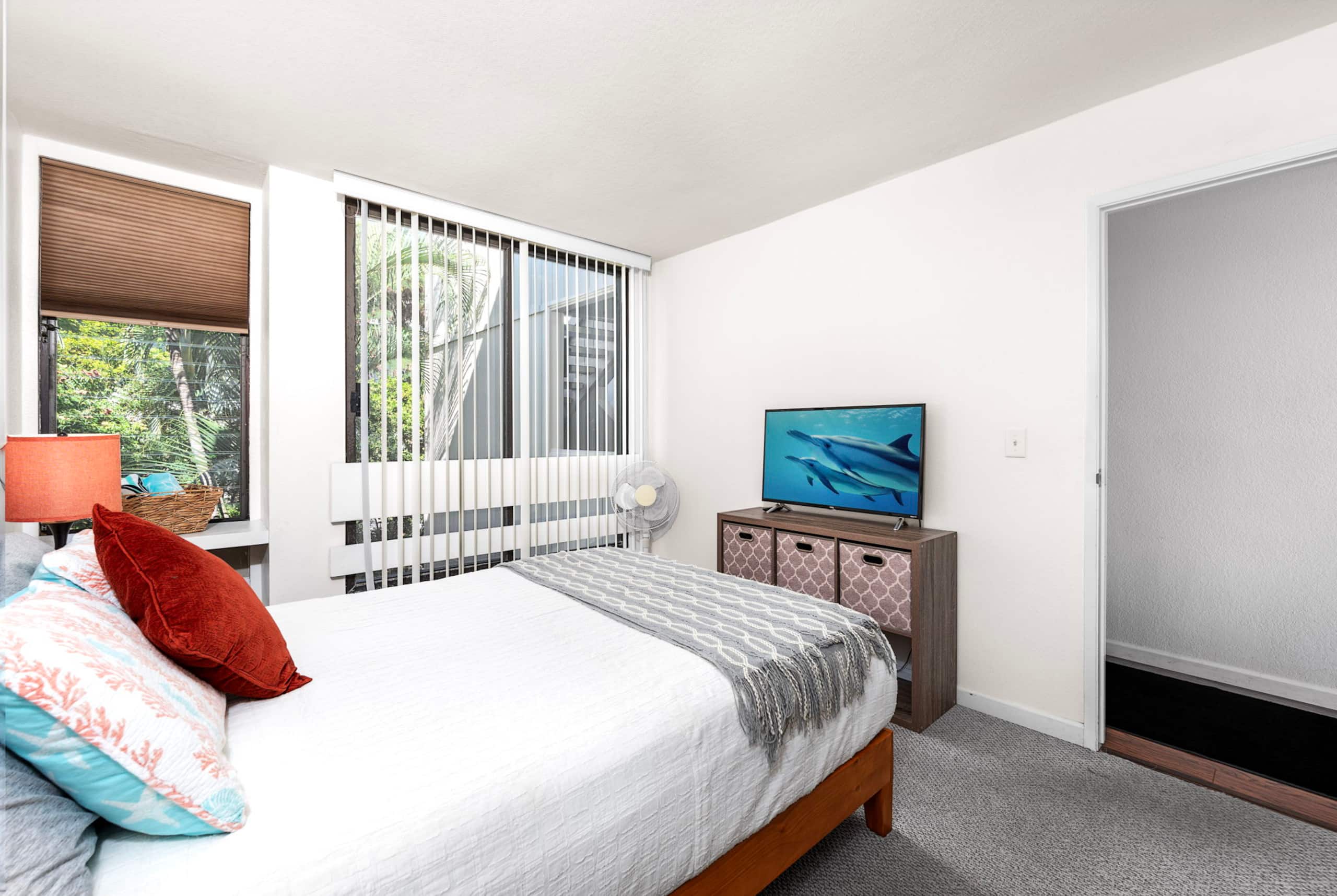 Condo in Kailua-Kona · ★4.96 · 3 bedrooms · 4 beds · 3 private baths - Image 27