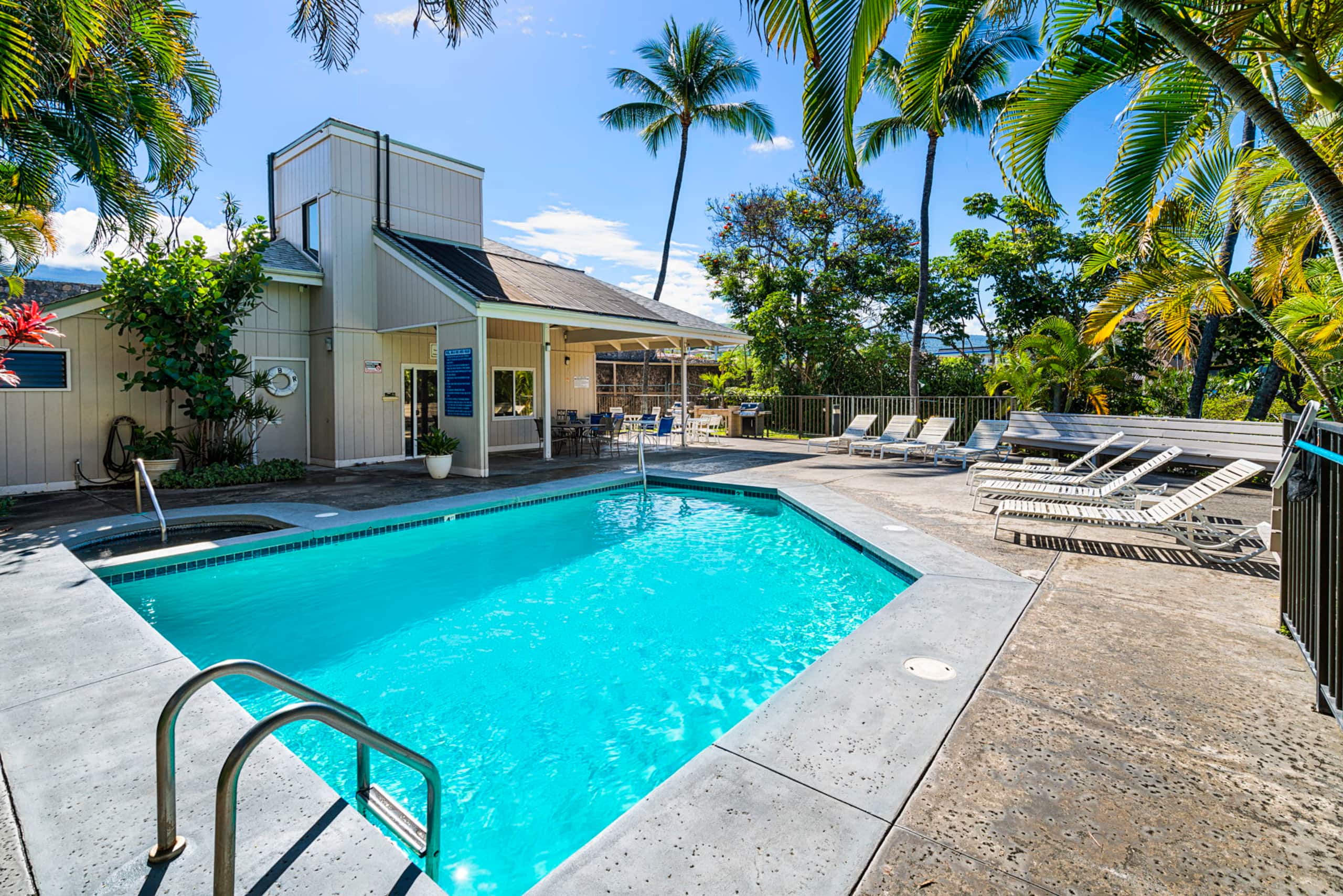 Condo in Kailua-Kona · ★4.96 · 3 bedrooms · 4 beds · 3 private baths - Image 46