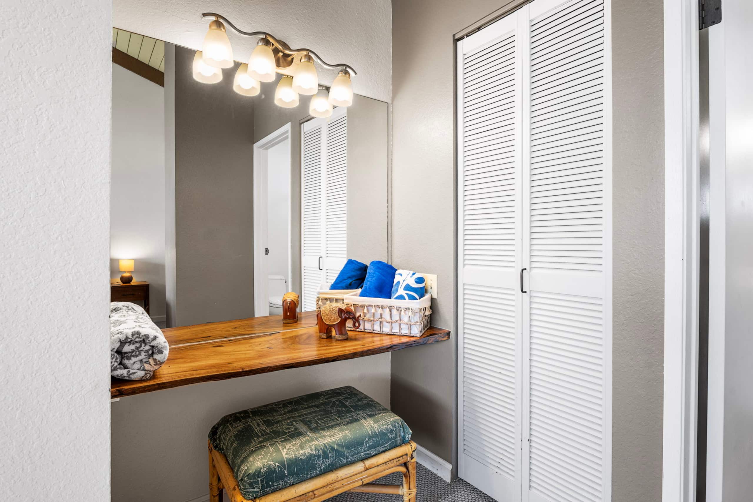 Condo in Kailua-Kona · ★4.96 · 3 bedrooms · 4 beds · 3 private baths - Image 25
