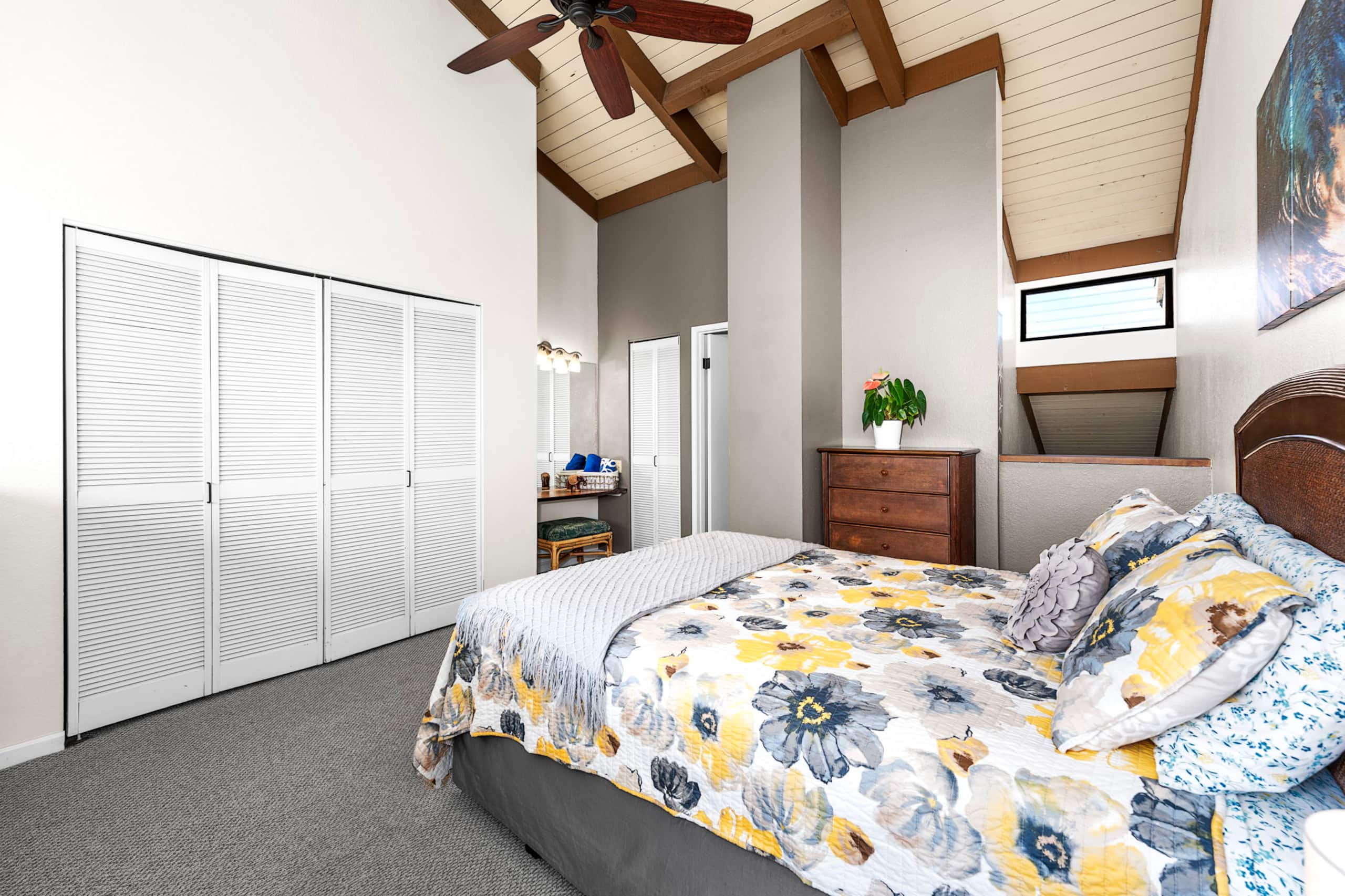 Condo in Kailua-Kona · ★4.96 · 3 bedrooms · 4 beds · 3 private baths - Image 24