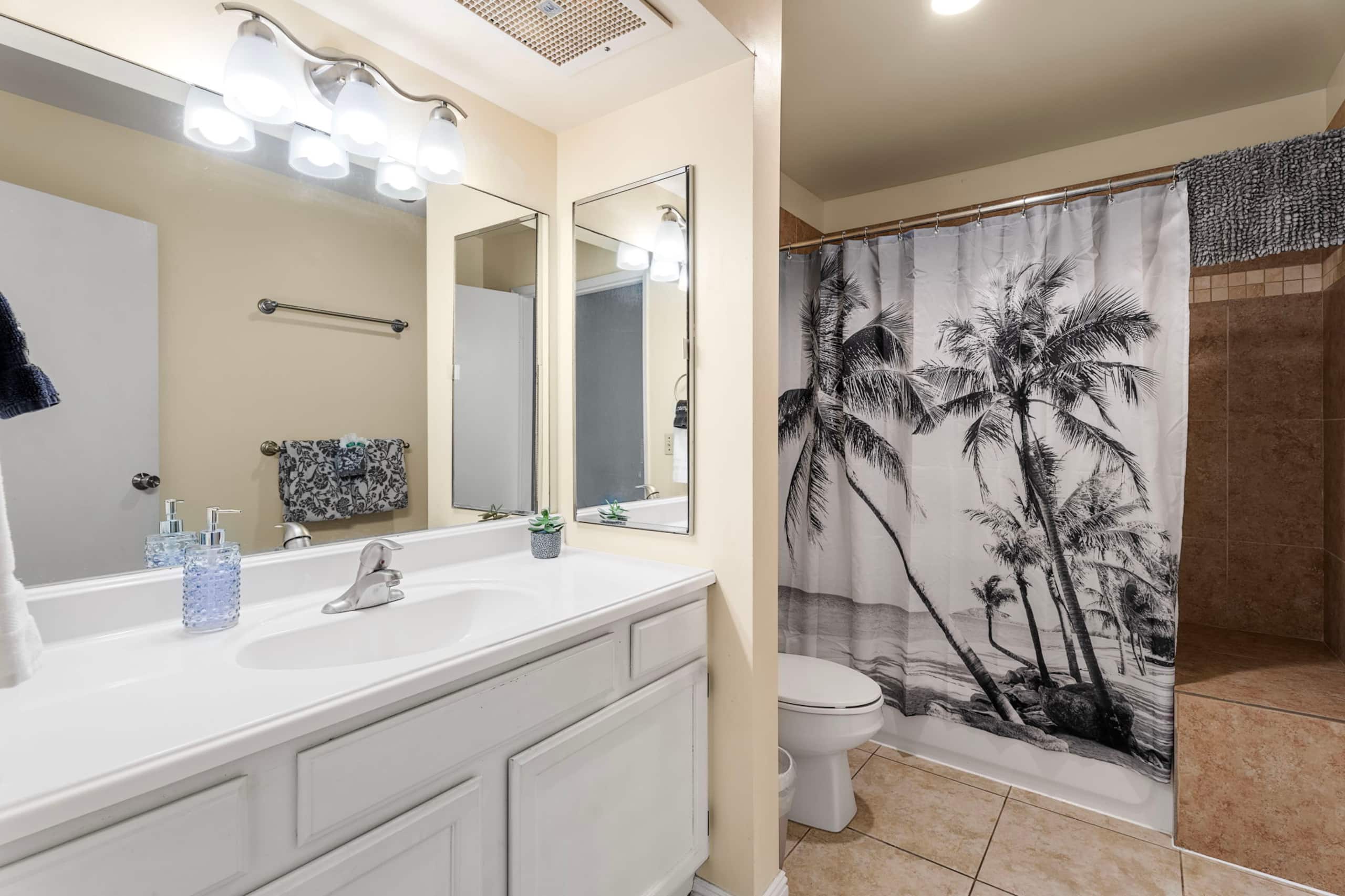 Condo in Kailua-Kona · ★4.96 · 3 bedrooms · 4 beds · 3 private baths - Image 30