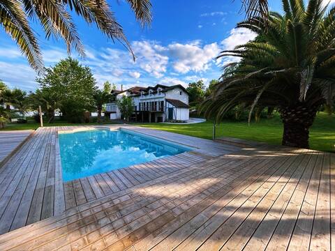 Waterfront Villa - Pool & Tennis