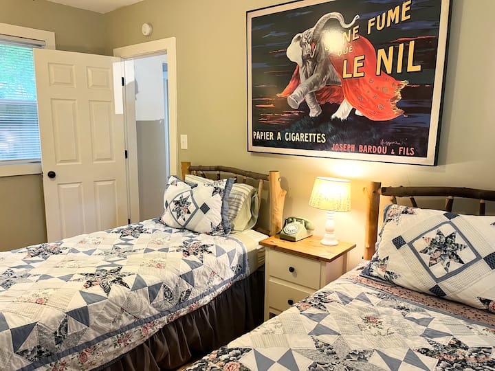 2号卧室， 2张双床客房