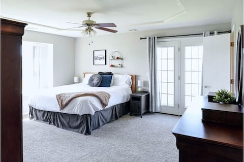 Friendly Modern 3BR House Near Pioneer Woman