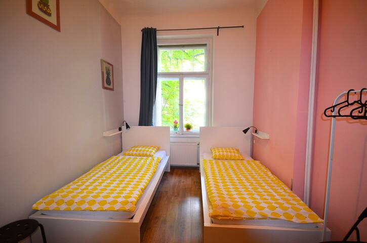 3 BDR cosy apartment in the city center (9 pax) gallery image 5