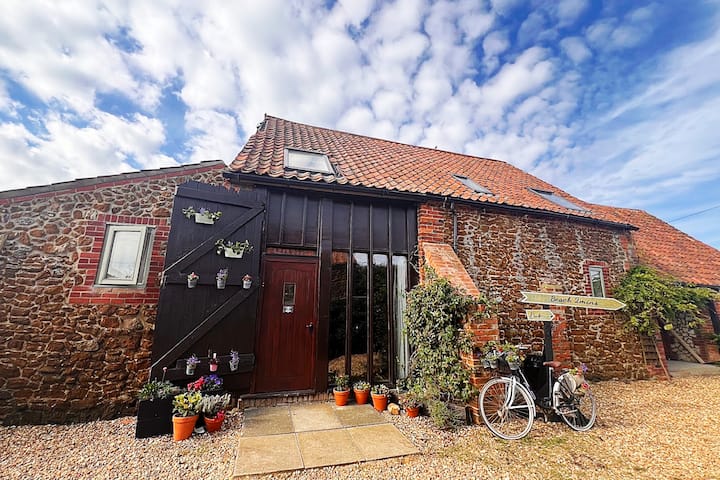 The Old Barn Self Catering Cottage - Hunstanton