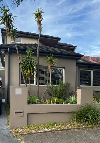 Modern family entertainer: pool, beach & cafes gallery image 3