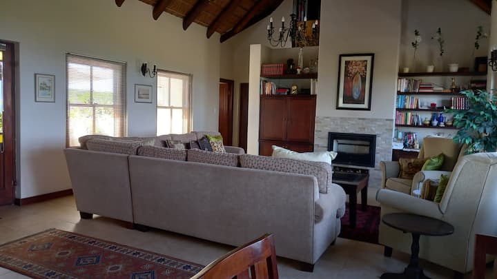 Peaceful Off-grid Retreat With Stunning Views - Boggoms Bay