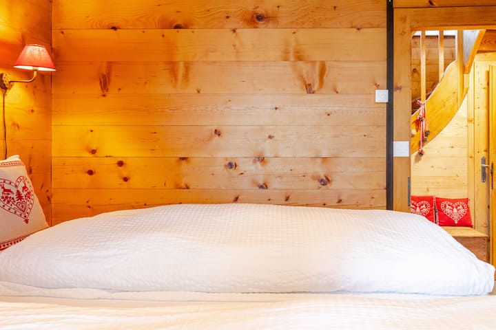 Schlafzimmer 1
