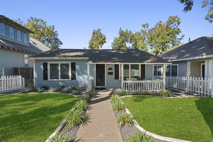 Home in HEART of SOCO! 1 block to all the action! gallery image 2