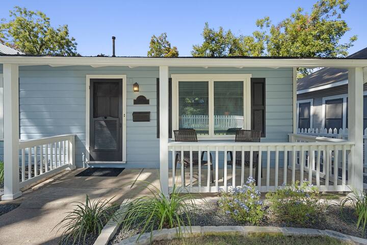 Home in HEART of SOCO! 1 block to all the action! gallery image 4