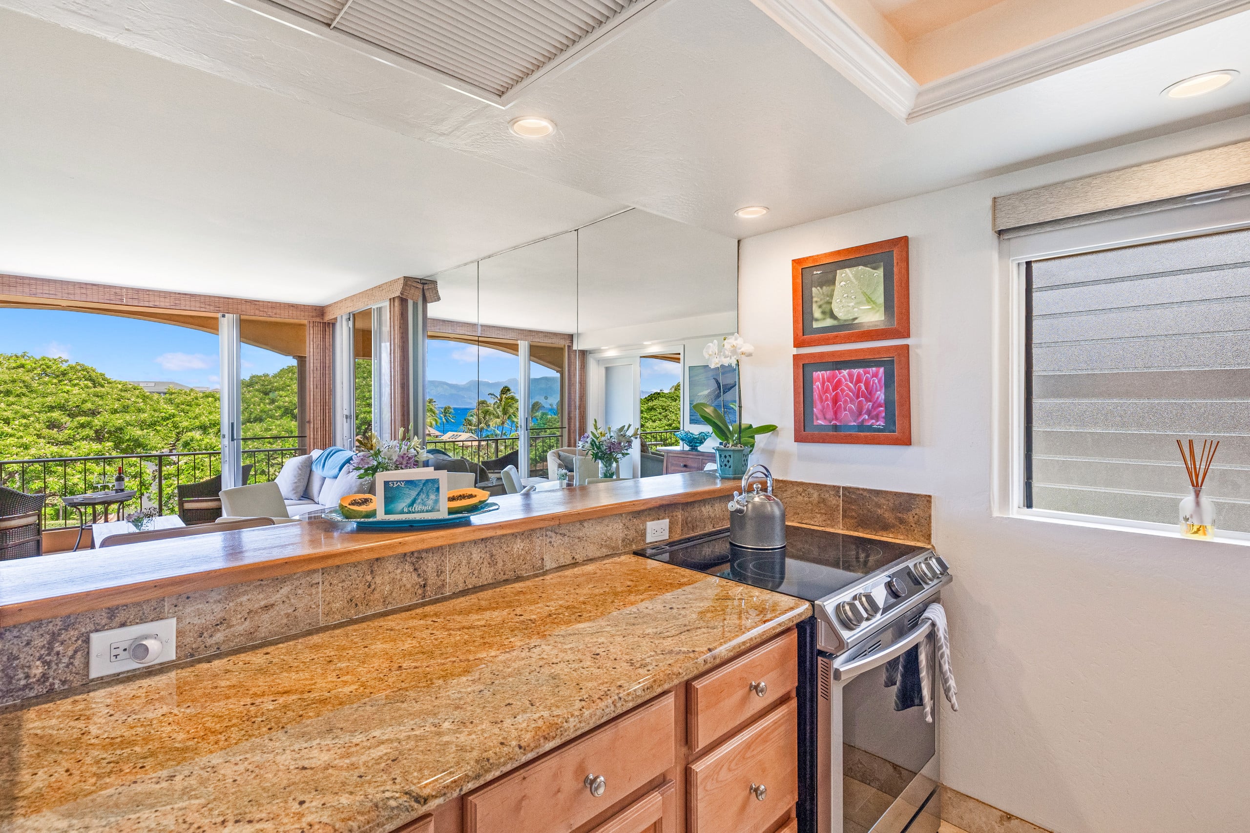 Condo in Lahaina · ★4.88 · 1 bedroom · 2 beds · 1 bath - Image 5