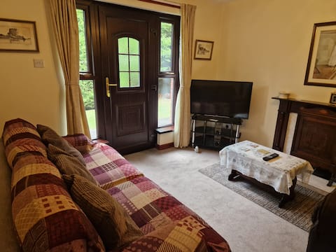Successful Airbnb property: Derry City 1 -Private Apt (Bed,Kitchen,LivingRoom) in Foyleside