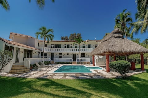 Casa Paraíso · Beach · Club Santiago · Manzanillo