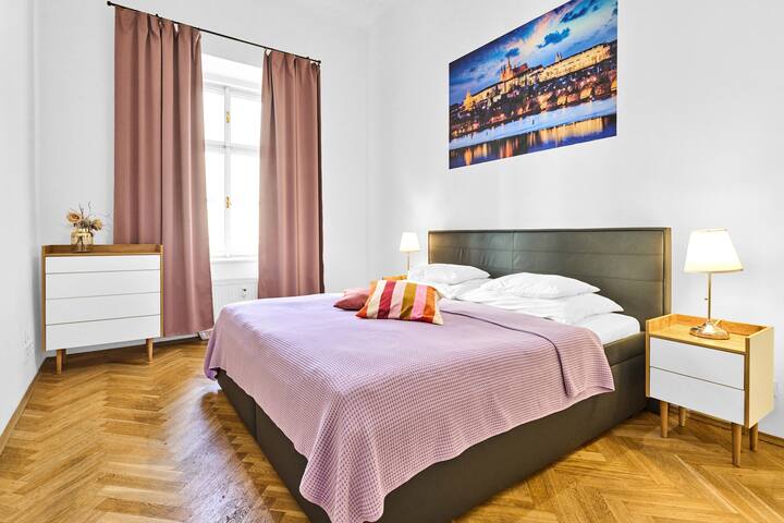 Modern 3-bedroom Lesser Town Apartment Nr.6 gallery image 3