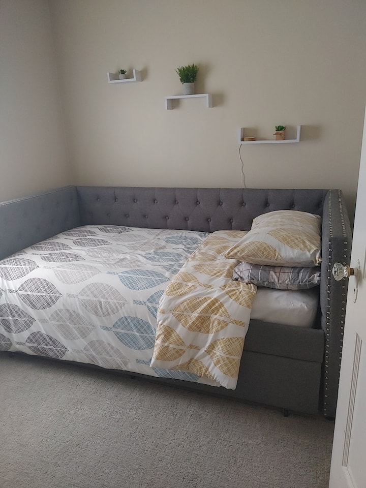 krevet na izvlačenje ispod 