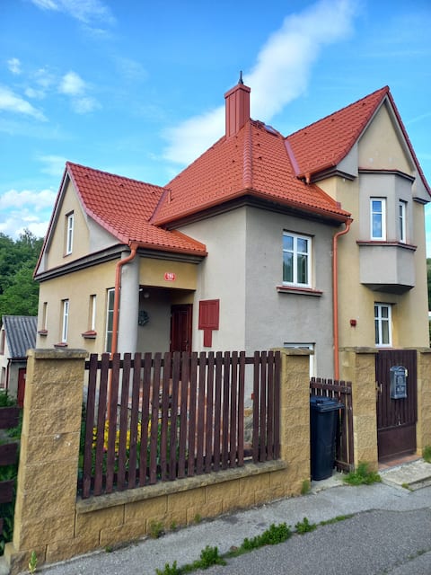 Villa Oliva/entire house/free WiFi and Parking