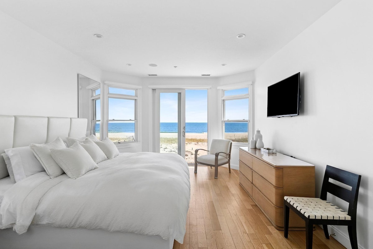2nd Floor East Master Bedroom, one of two Master Bedroom Suites, with resort grade Master Bathroom, and sliding doors to 2nd Floor Deck, and stupendous Ocean vistas beyond !