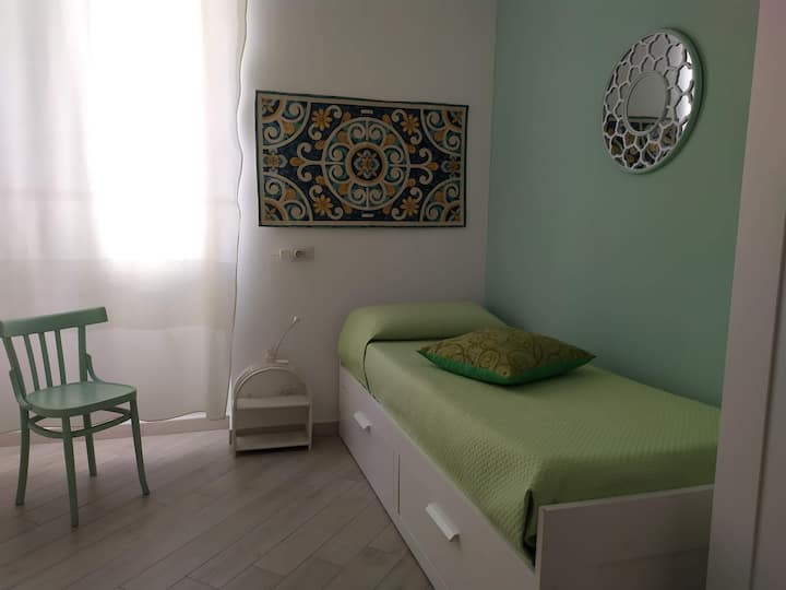 غرفة النوم 2