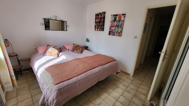 2 beds side by side 90 cm wide. 