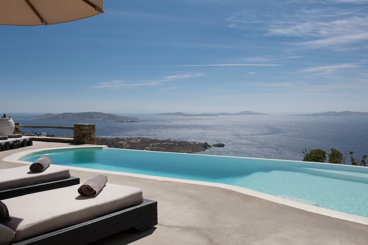 Villa Arisilia Luxury villa with sunset view