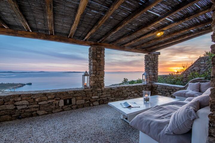 Villa Arisilia Luxury villa with sunset view gallery image 5