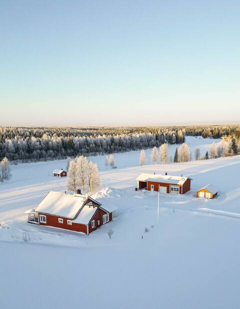 Hommala, riverside cabin with amazing views