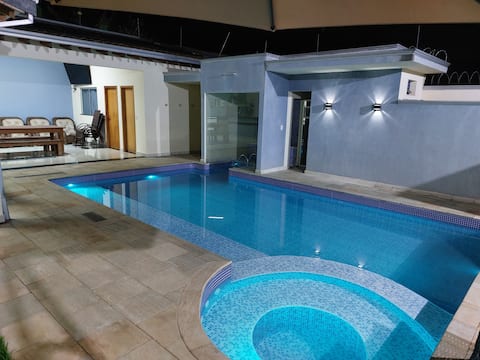 Complete house with swimming pool and gourmet area.