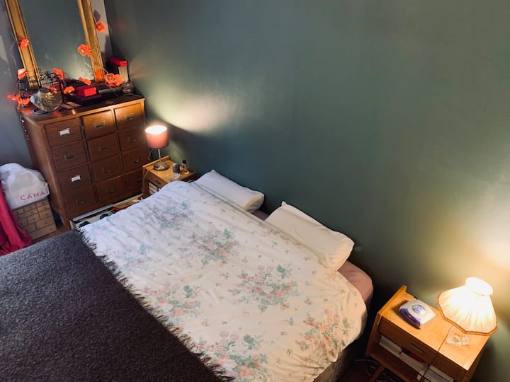 საძინებელი 1