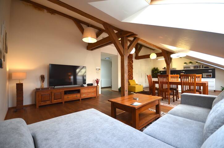 Grand Luxury Attic Klimentska – Old Town Square gallery image 5