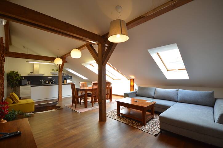 Grand Luxury Attic Klimentska – Old Town Square gallery image 3