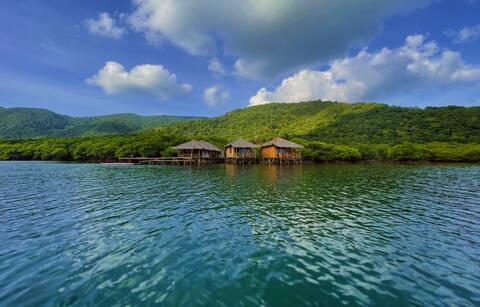 Floating Paradise - Sunrise Room